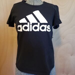 𝅺ADIDAS t-shirt